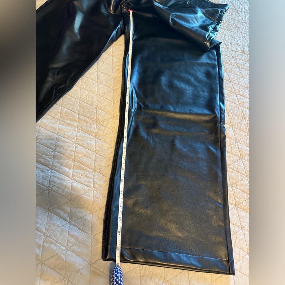 NWT Abercrombie Black Vegan Leather High Rise Loose Pant size 14 - Picture 10 of 10